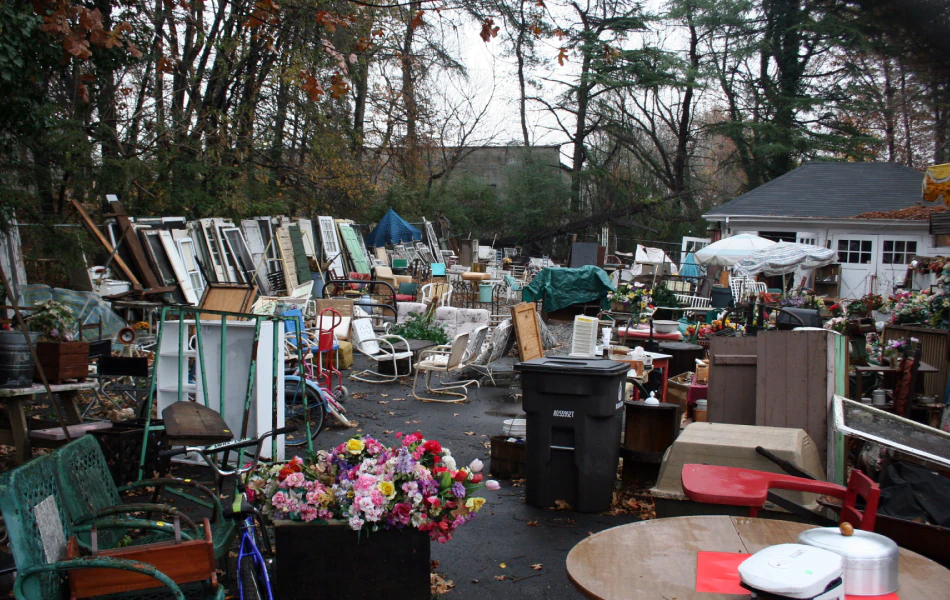 Commercial Junk Removal Services (1) Commercial Junk Removal Services (1)