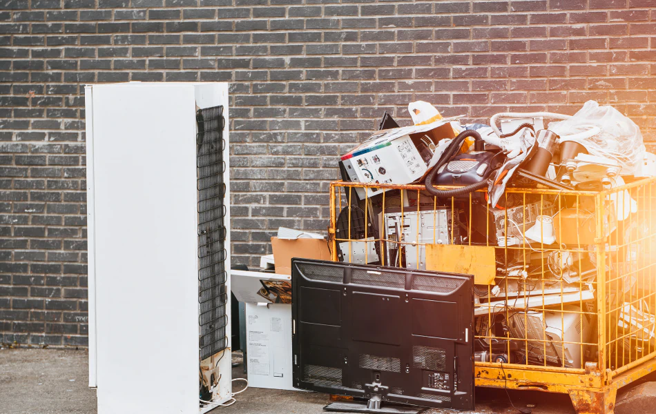 Residential Junk Removal Services (1)
